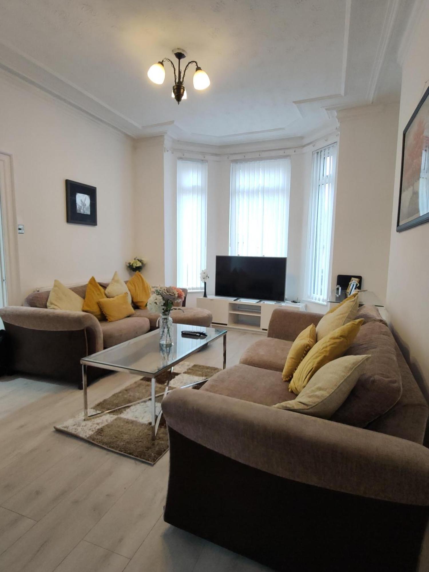 Alton Rd Apartment *